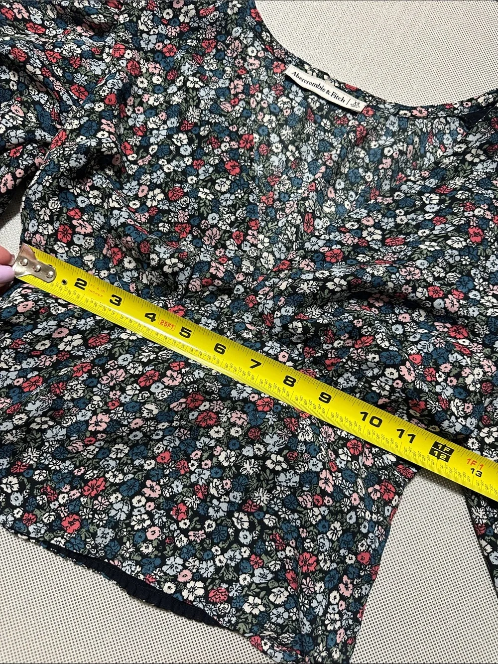 Abercrombie & Fitch Navy Floral Smocked Crop Top